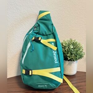 Patagonia Atom 8L Sling Bag Green Teal Blue Bright Cross Body Bag